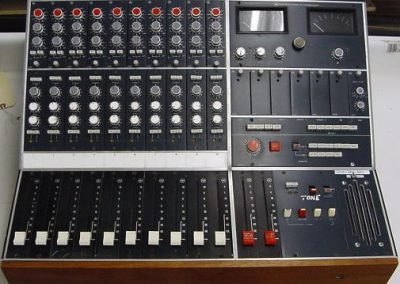Neve Kelso 10 Channel 2 Group Small Mixing Desk